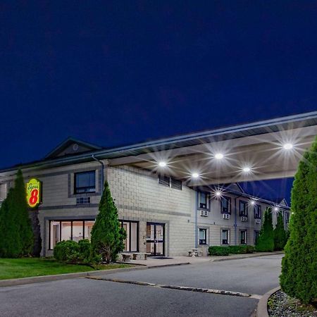 Motel Super 8 By Wyndham Ambassador Bridge Windsor On Exterior foto
