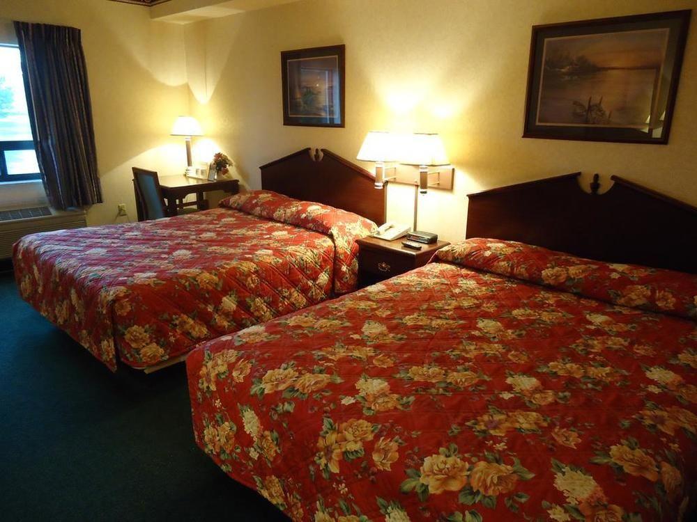 Motel Super 8 By Wyndham Ambassador Bridge Windsor On Exterior foto