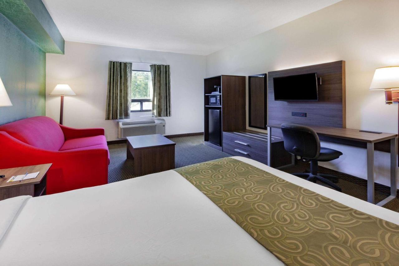 Motel Super 8 By Wyndham Ambassador Bridge Windsor On Exterior foto