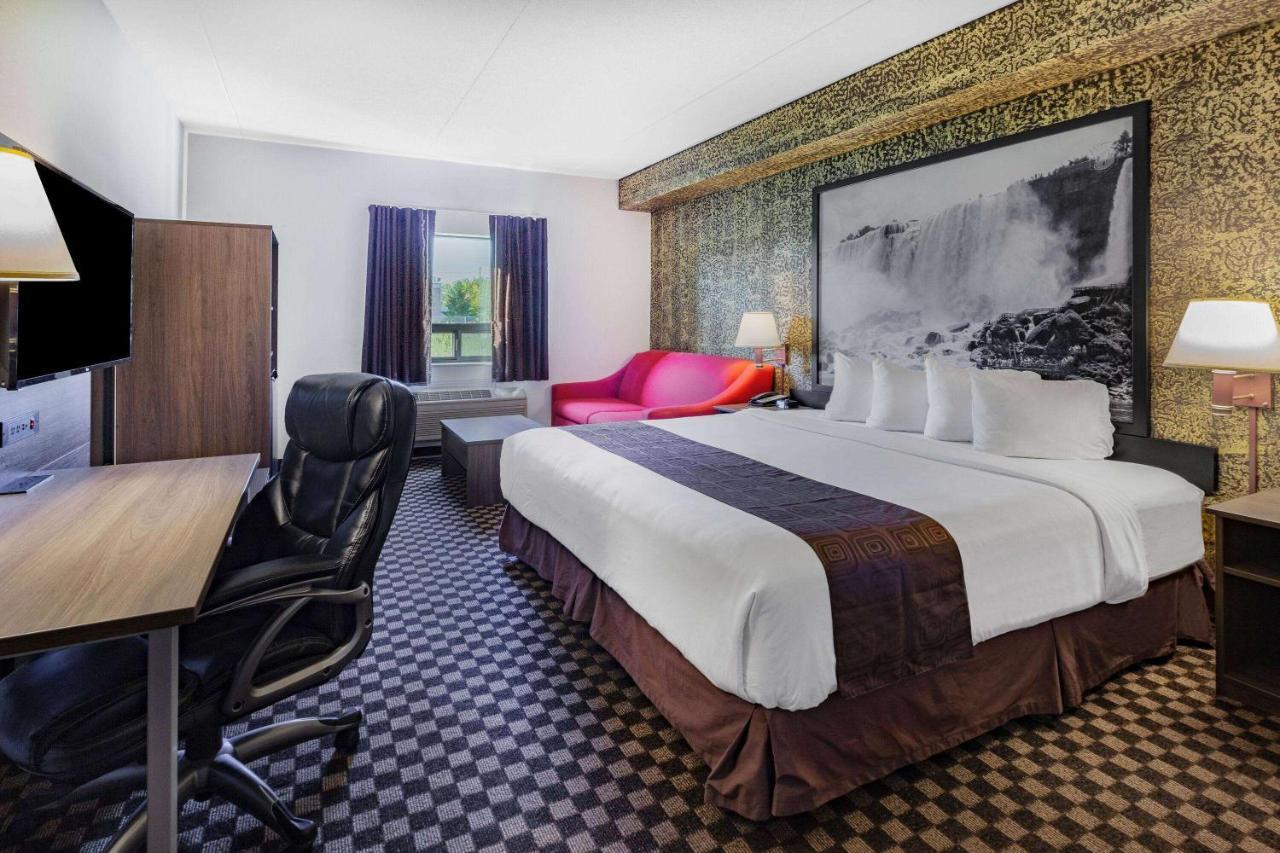 Motel Super 8 By Wyndham Ambassador Bridge Windsor On Exterior foto