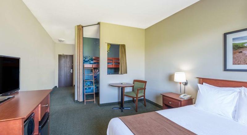 Motel Super 8 By Wyndham Ambassador Bridge Windsor On Exterior foto